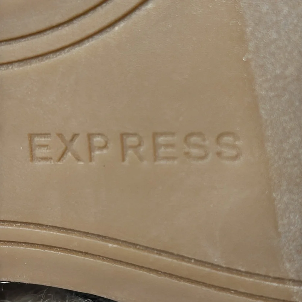 NWT Express black/tan snake print wedge sandals. Size 9. Fabric uppers.